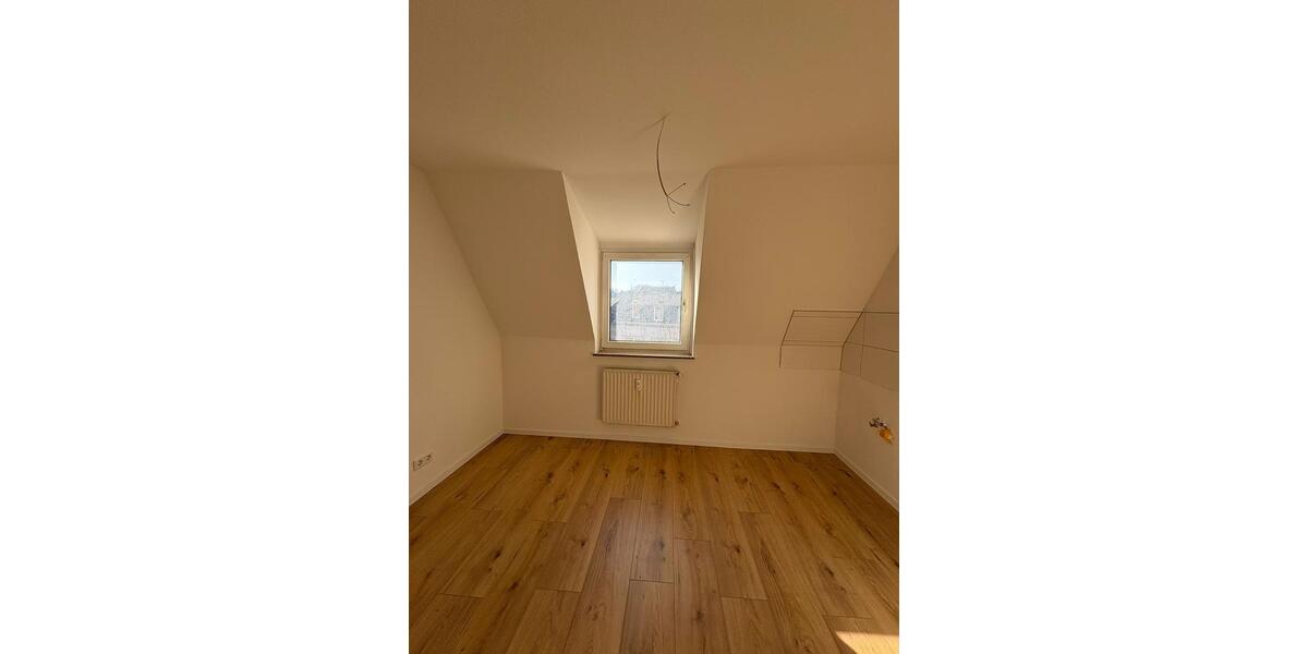 Dachgeschoßwohnung Essen Stadtbezirk VII - 3 Zimmer, 62 m&sup2;, 560&euro; | Angebot:24671020