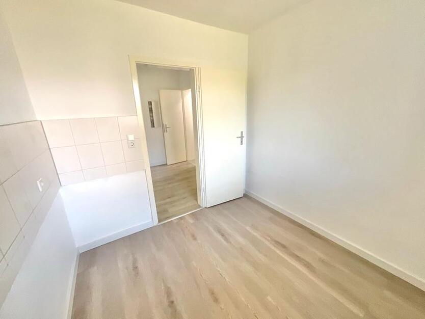 Schöne Erdgeschosswohnungwohnung mit 3 Zimmern und Balkon zimmer