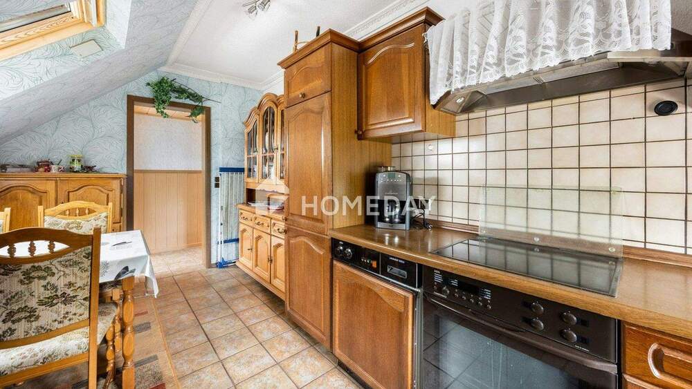 Einfamilienhaus mit Einliegerwohnung, großem Grundstück und vielseitigen Nutzungsmöglichkeiten 8 zimmer