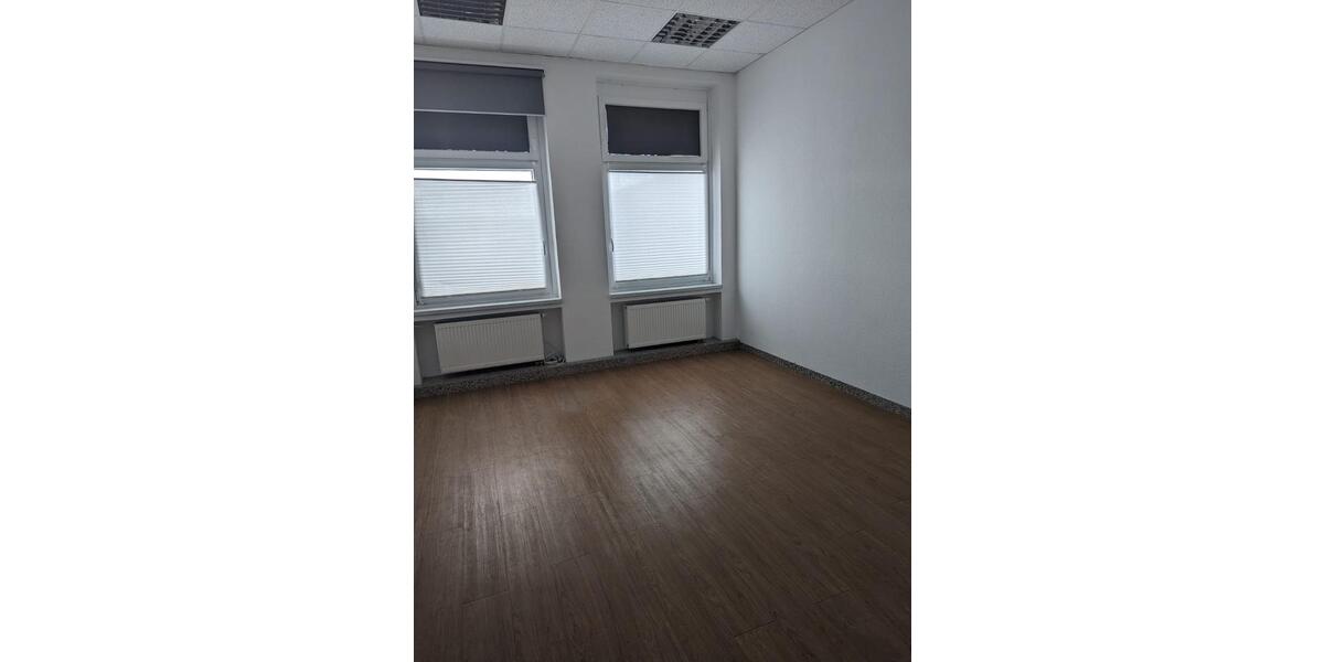 Attraktive Büro- Gewerbeetage im Gewerbegebiet Henrichshütte zimmer