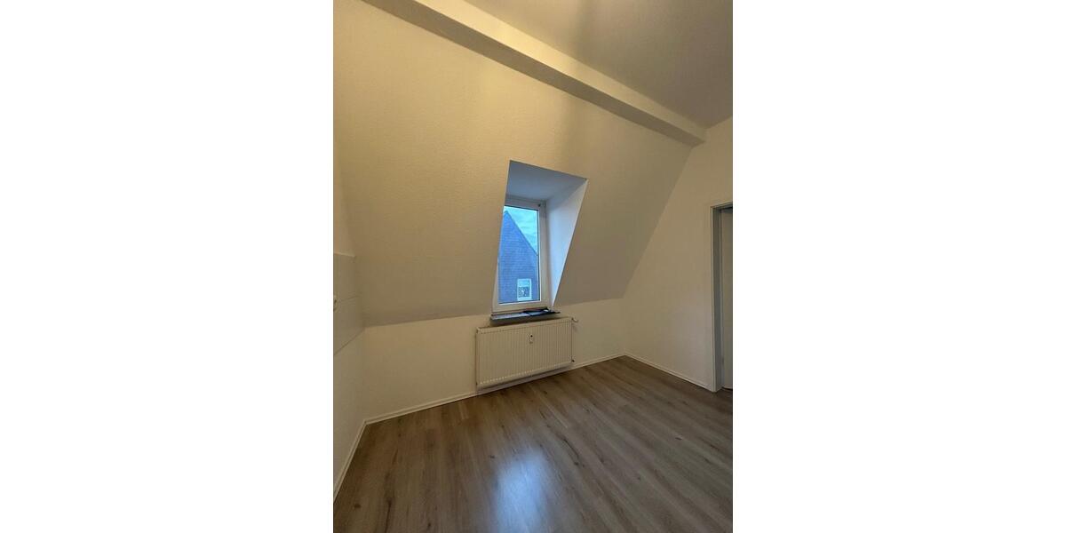 Dachgeschoßwohnung Oberhausen - 2 Zimmer, 47 m&sup2;, 470&euro; | Angebot:25805464