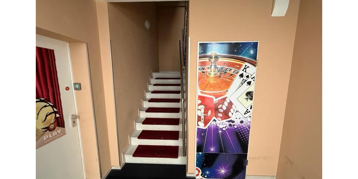 Attraktive Gewerbefläche ca. 140 m² im Obergeschoss zu vermieten zimmer