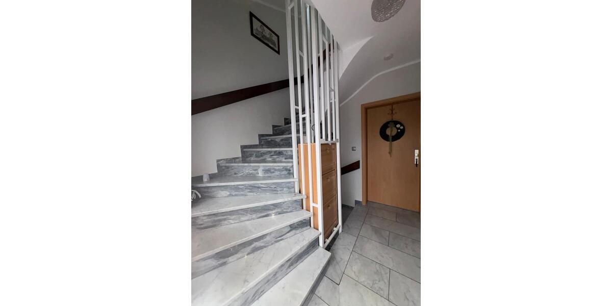 Mehrfamilienhaus in einzigartiger Lage, ideal für große Familien 10 zimmer