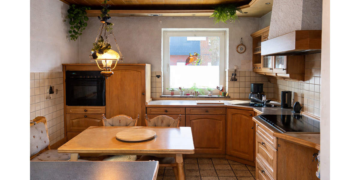 Charaktervolle Doppelhaushälfte mit großem Grundstück 2 zimmer