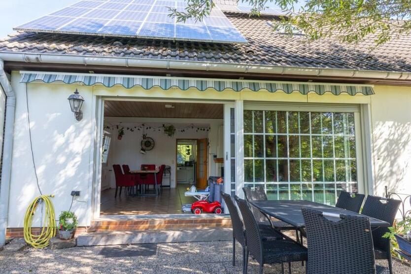 Freundliches 5,5-Zimmer-Haus mit Terrasse, Kamin, Pool und Sauna