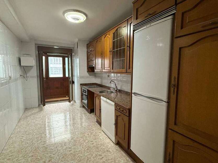 Wohnung zum Kaufen in Avilés 220.000 € 117 m²
