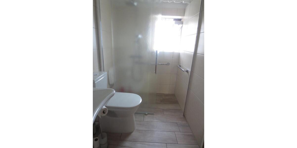 Zweifamilienhaus auf Erbpacht (ca. 110€ im Monat) in RE 7 zimmer