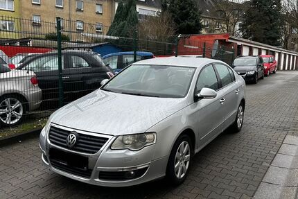 VW Passat 176.000 km 3.800 € Essen 45143