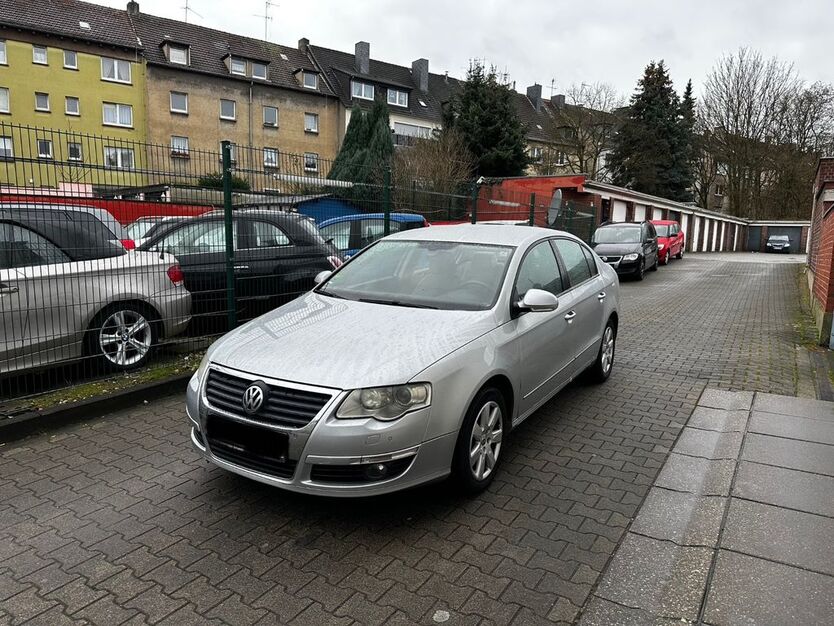 VW Passat 176.000 km 3.800 € Essen 45143