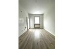 Frisch renovierte 2-Zi.-Whg. mit Tageslichtbad und Loggia