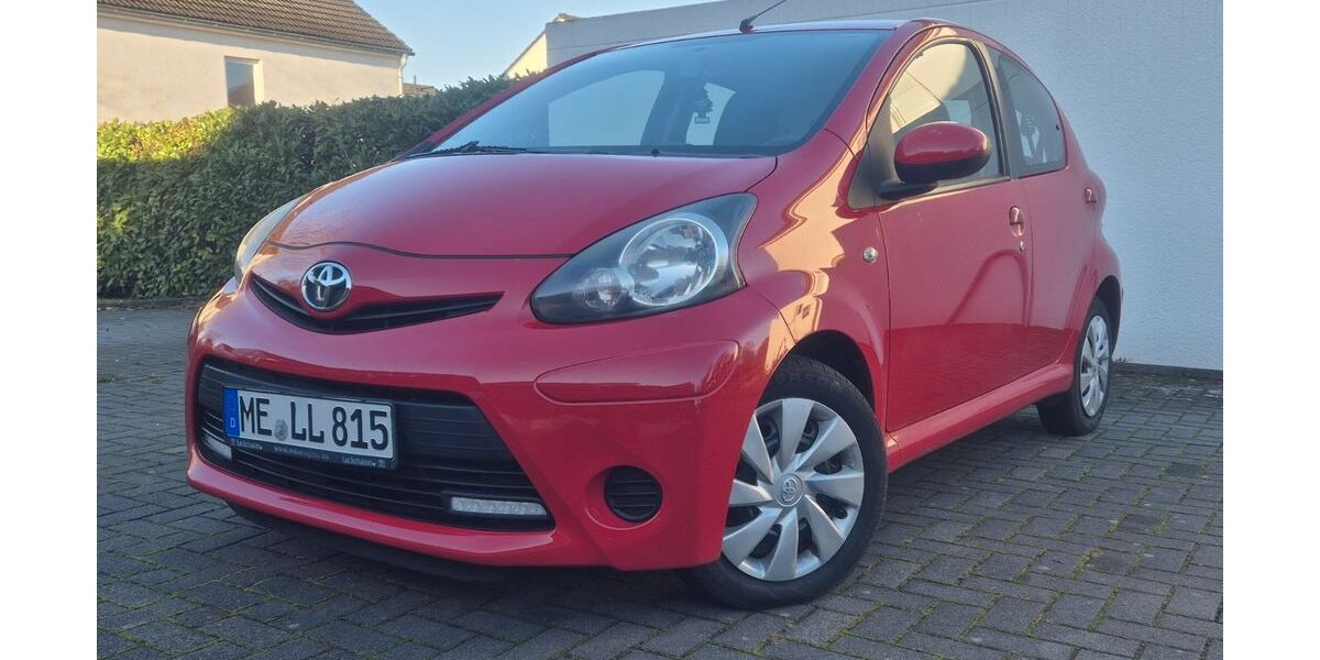 Toyota Aygo (X) 92.000 km 4.690 &euro; Dortmund 44139