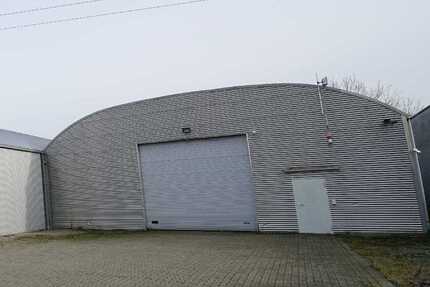 Beheizbare Lager- und Produktionshalle mit Rolltor in Ratingen-Tiefenbroich
