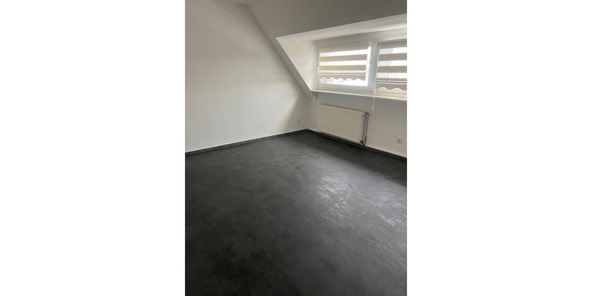 Dachgeschoßwohnung Oberhausen Biefang - 3.5 Zimmer, 78 m&sup2;, 750&euro; | Angebot:24480098