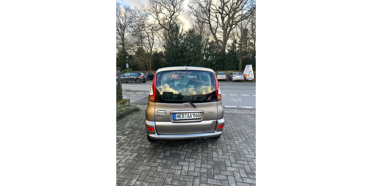 Toyota Verso 270.000 km 2.100 &euro; Gelsenkirchen 45892