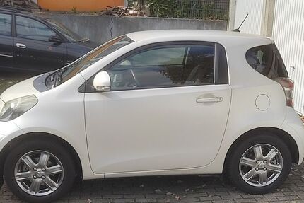 Toyota IQ 108.000 km 7.350 &euro; Wuppertal 42277