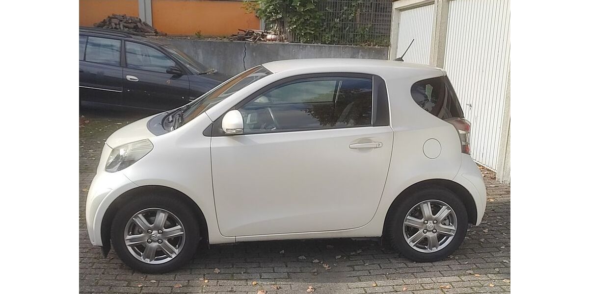 Toyota IQ 108.000 km 7.350 &euro; Wuppertal 42277