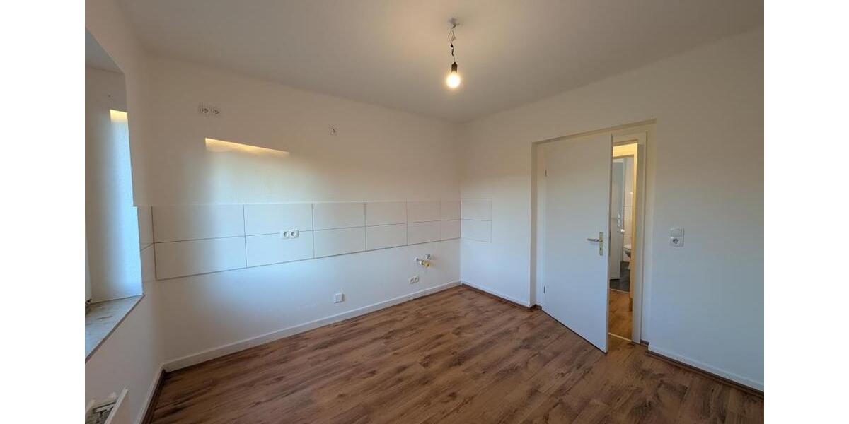 ~ Tolle Etagenwohnung + renoviert + ruhige Lage nah am Kanal ~ 2 zimmer