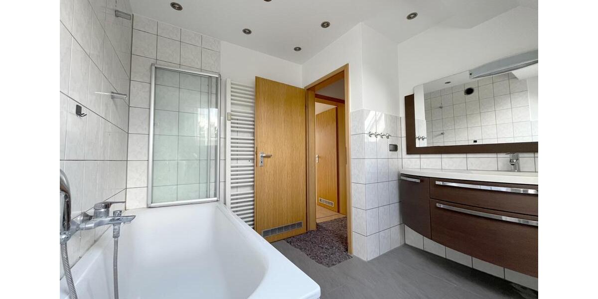 Etagenwohnung Gelsenkirchen Ückendorf - 5 Zimmer, 96 m&sup2;, 750&euro; | Angebot:26588056