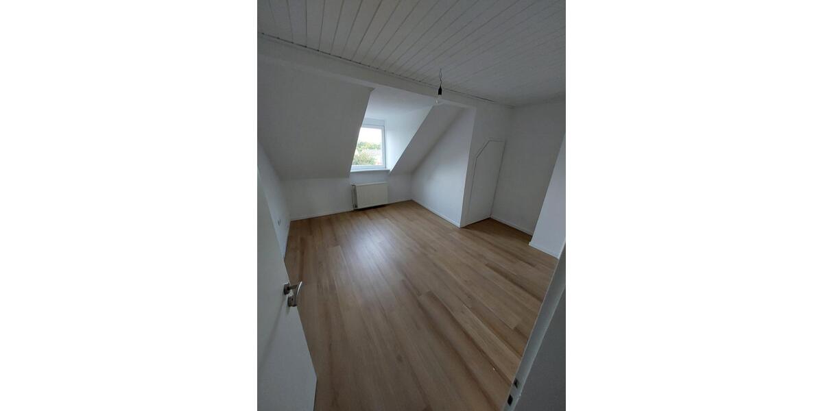 Dachgeschoßwohnung Herne Eickel - 3.5 Zimmer, 80 m&sup2;, 550&euro; | Angebot:26442292