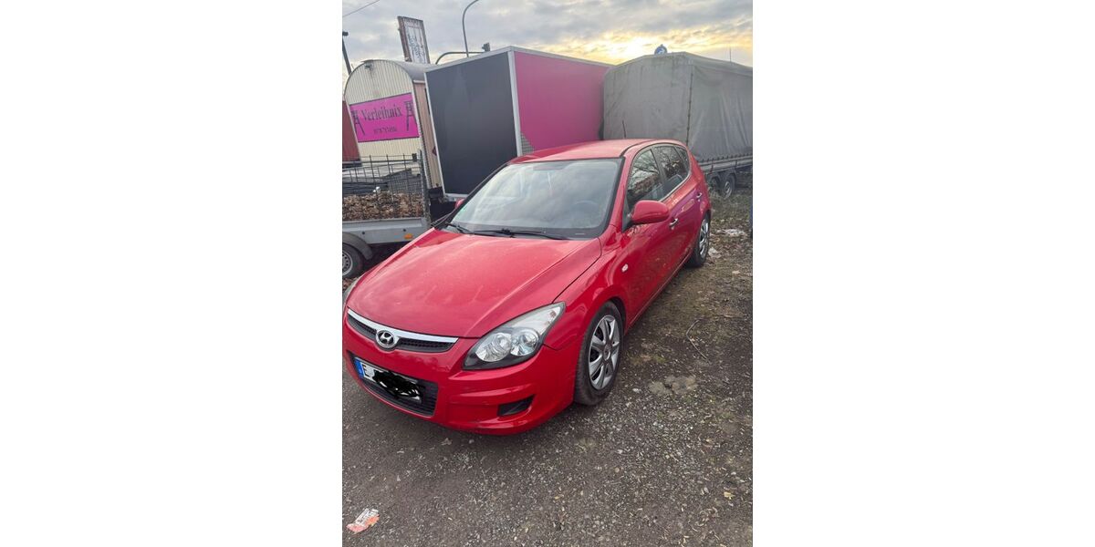 Hyundai i30 134.000 km 2.400 &euro; Essen 45139