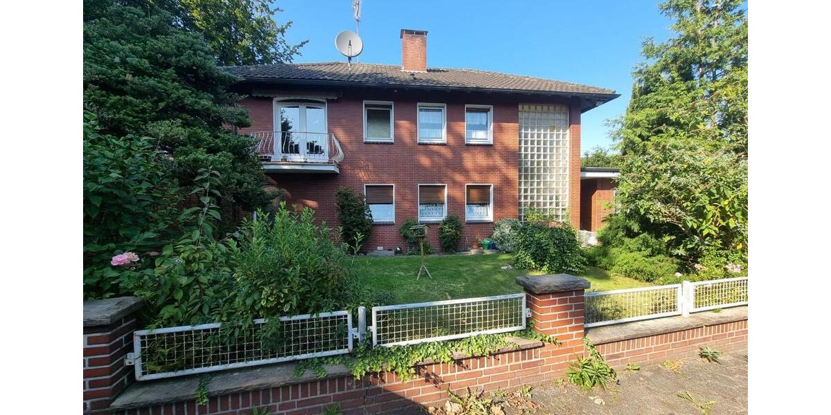 Wohnhaus mit aktuell zwei Wohnungen, einem Gästezimmer und Keller zimmer