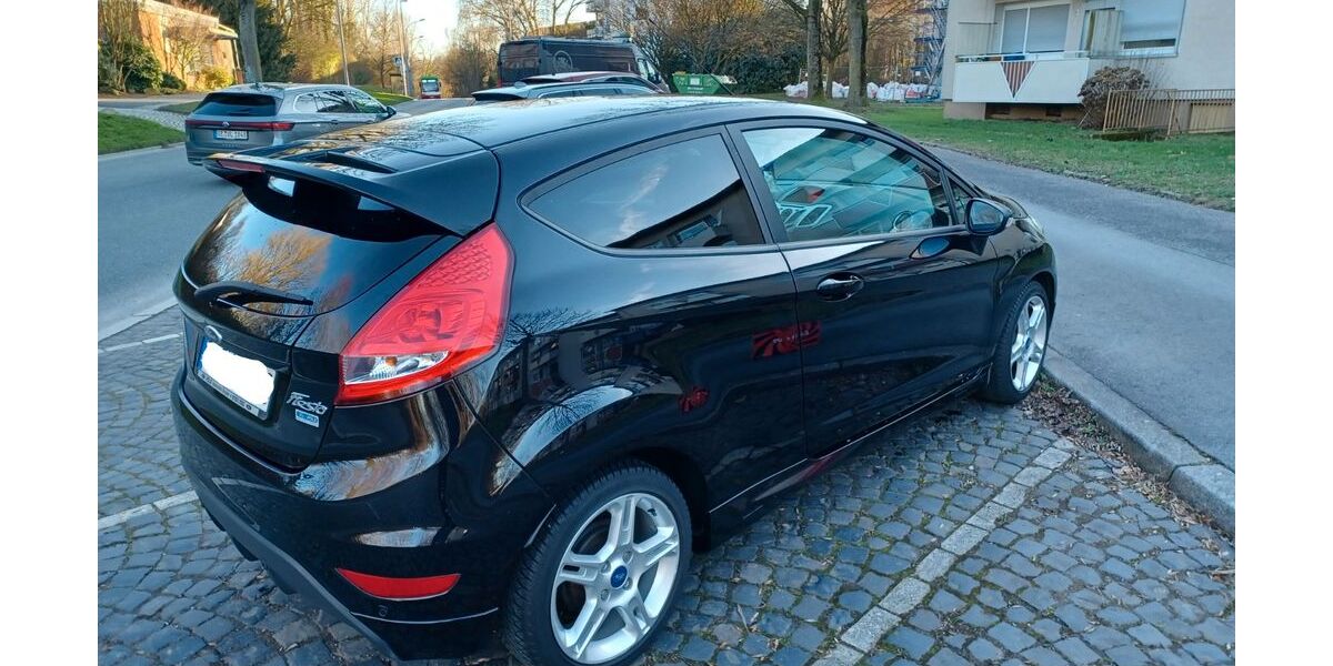 Ford Fiesta 84.000 km 5.400 &euro; Bochum 44803