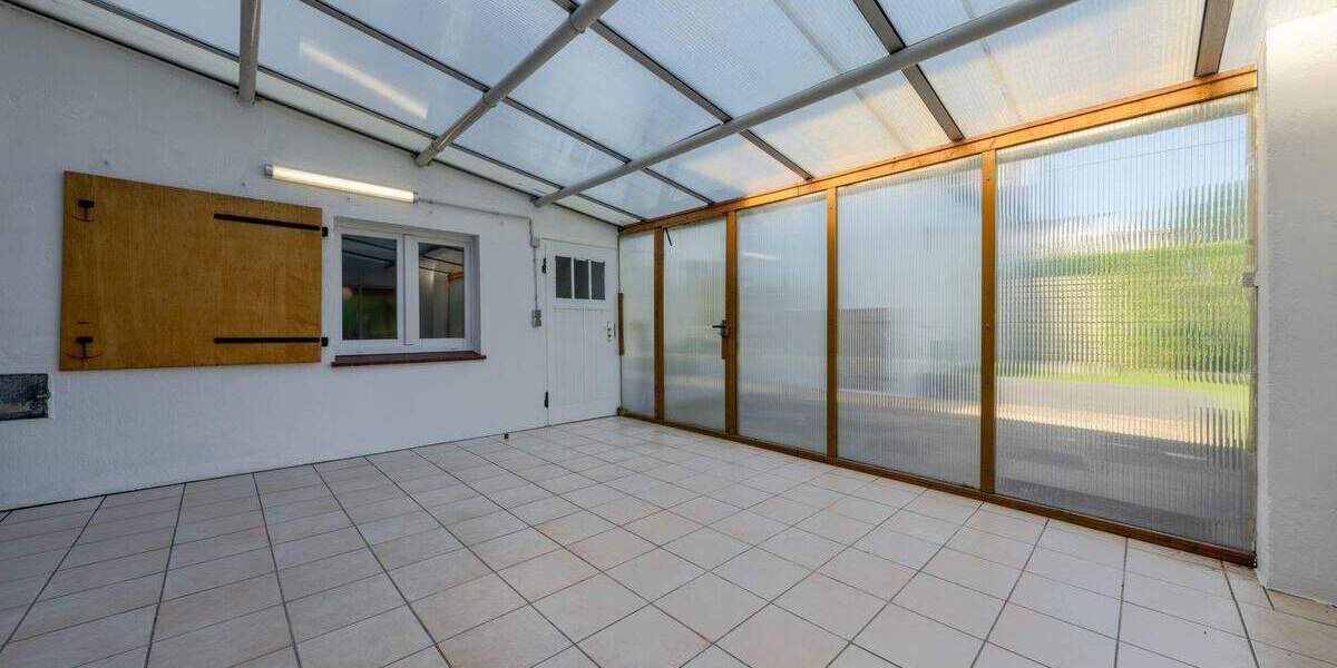 Renovierte Doppelhaushälfte mit Garten und Garage in zentrumsnaher Lage von Lünen 3 zimmer