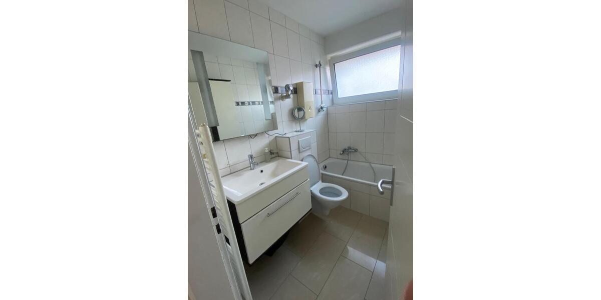 Bezaubernde Wohnung mit Tiefgaragenstellplatz und Wintergarten 4.5 zimmer