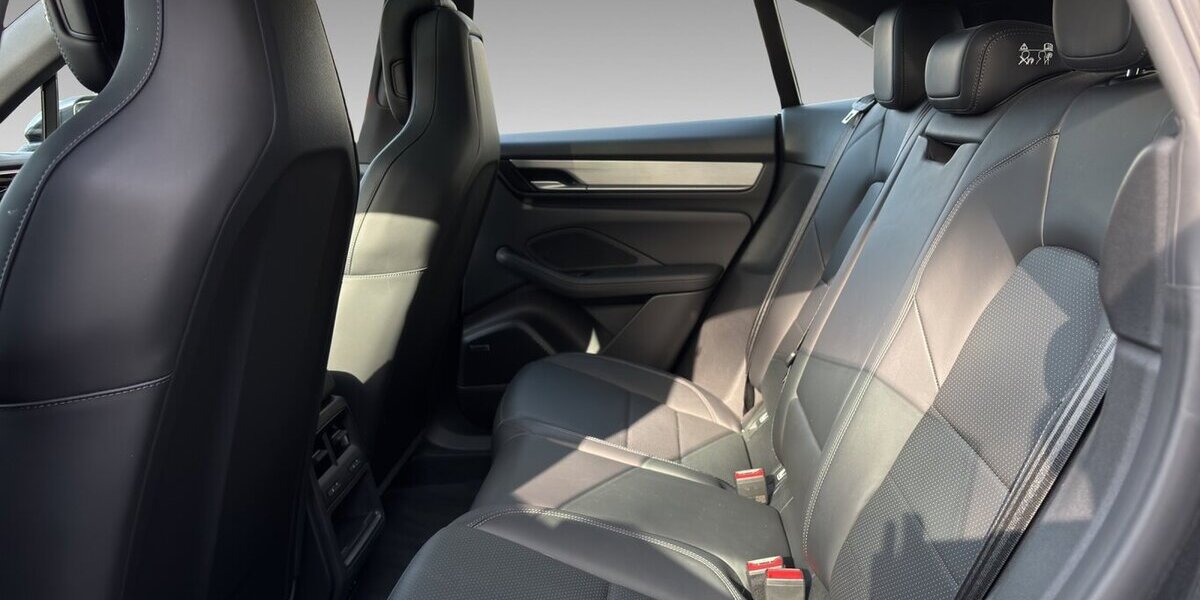 Porsche Macan 4 Bose Pano Volleder 0,25% 23.900 km 75.900 &euro; Wuppertal 42327