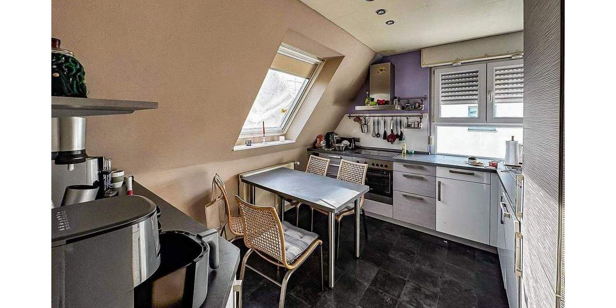 Ein- Zweifamilienhaus - Doppel- & Einzelgarage - Garten - FREIGEZOGEN 9 zimmer