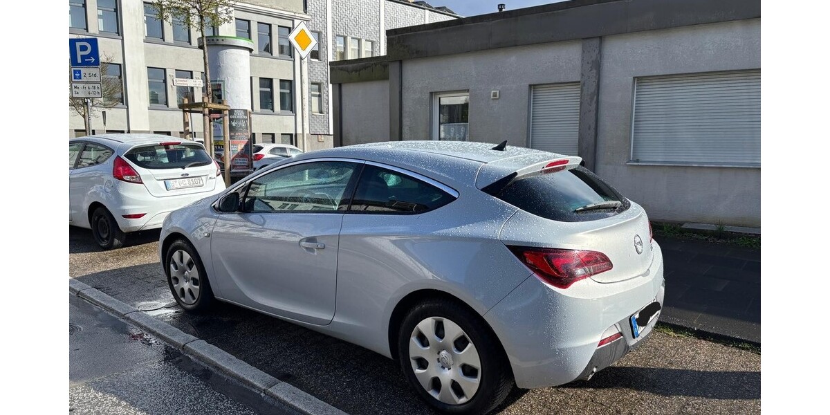 Opel Astra GTC J 244.409 km 3.500 &euro; Wuppertal 42275
