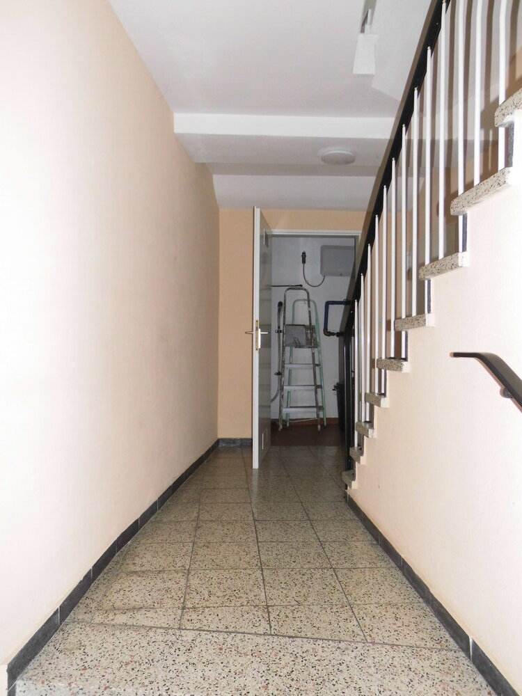 4 Fam.-Haus mit 2 Garagen in Remscheid - West 10 zimmer