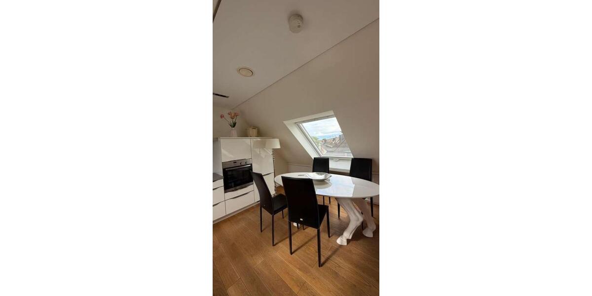 Dachgeschoßwohnung Essen Stadtbezirk II - 1 Zimmer, 72 m&sup2;, 1.250&euro; | Angebot:25148843