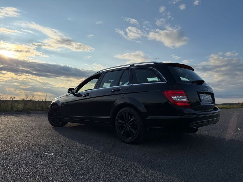 Mercedes-Benz C 250 320.000 km 6.800 € Sprockhoevel 45549