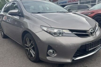 Toyota Auris 150.431 km 7.400 &euro; Gelsenkirchen 45891