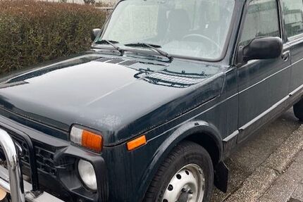 Lada Niva 62.000 km 14.199 &euro; Dortmund 44287