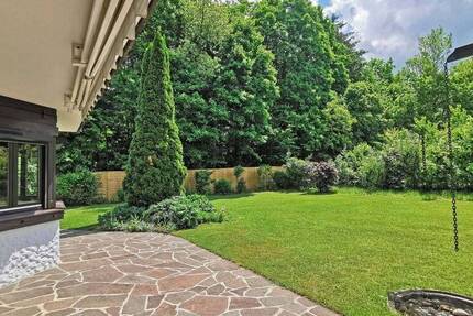 Traumhafte Doppelhaushälfte im modernen Landhausstil mit großem pflegeleichten Garten...