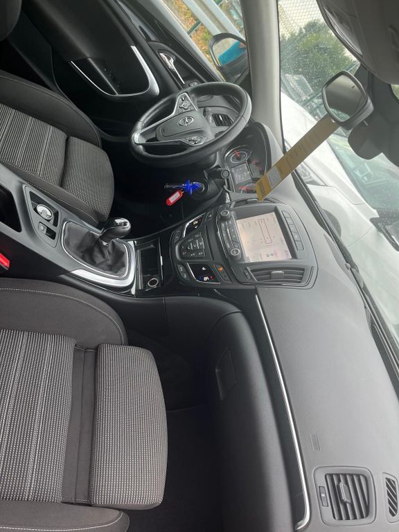 Opel Insignia 148.800 km 9.300 € Essen 45138