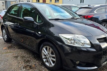 Toyota Auris 106.000 km 4.999 € Essen 45144