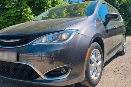 Chrysler Pacifica 93.500 km 24.490 &euro; Hervest (Dorsten) 46284