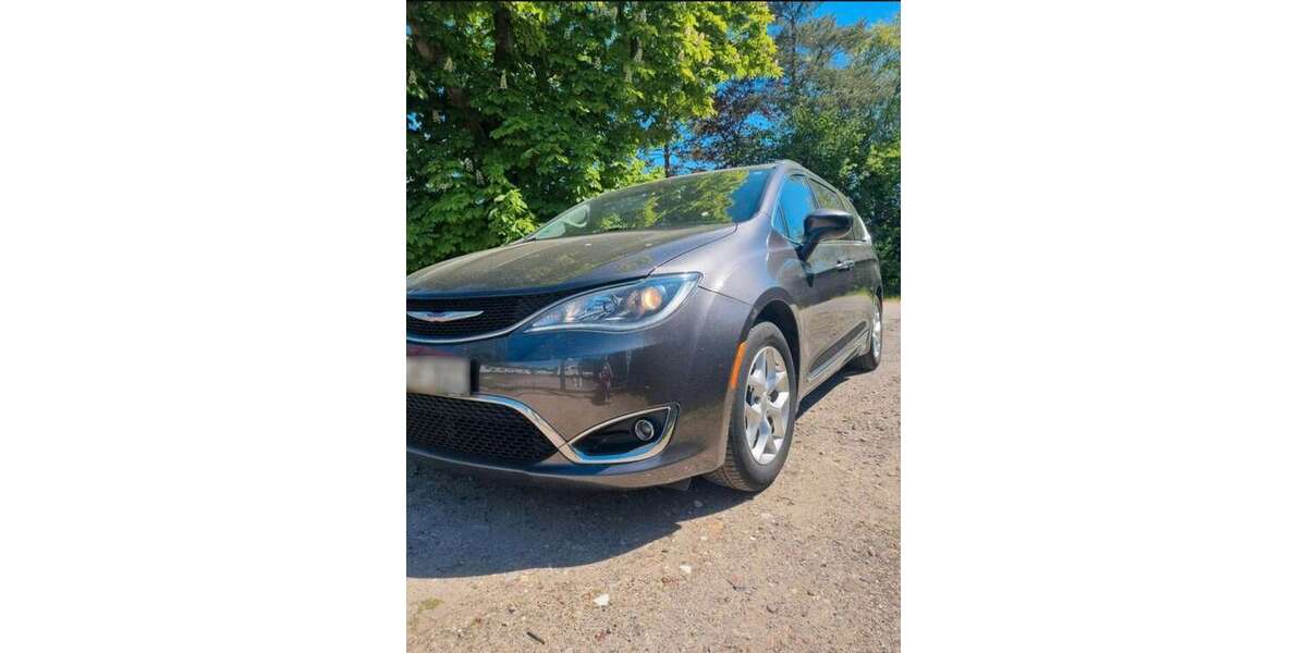 Chrysler Pacifica 93.500 km 24.490 &euro; Hervest (Dorsten) 46284