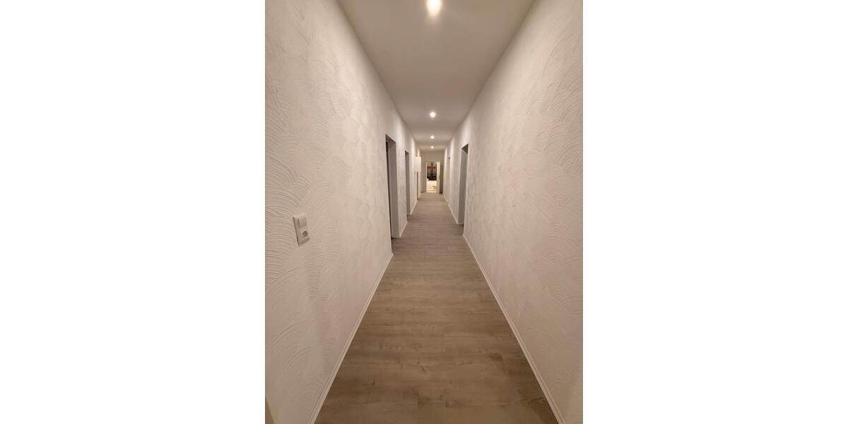 Dachgeschoßwohnung Herne Wanne-Bickern - 6 Zimmer, 130 m&sup2;, 1.300&euro; | Angebot:25448225