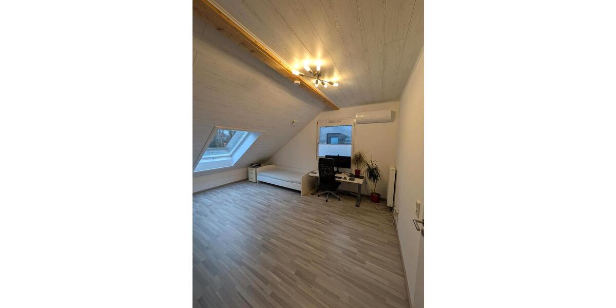 Modernes energieeffizientes Reihenendhaus mit Blick ins Grüne 5.5 zimmer