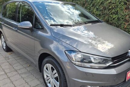 VW Touran 207.000 km 9.950 € Gelsenkirchen 45892