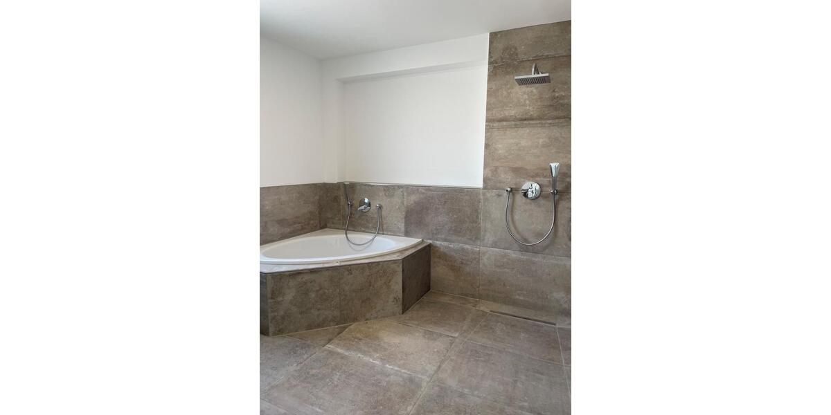 Etagenwohnung Holzwickede - 5 Zimmer, 134 m&sup2;, 2.200&euro; | Angebot:27571372