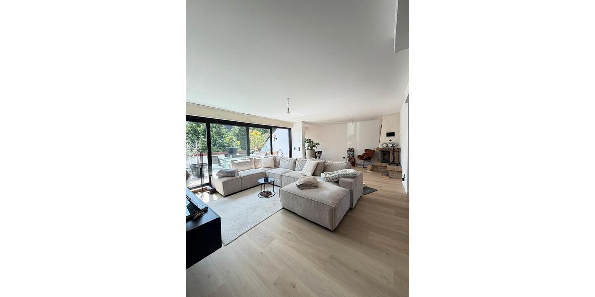 Dachgeschoßwohnung Dortmund Hombruch - 3.5 Zimmer, 150 m&sup2;, 1.800&euro; | Angebot:26665401