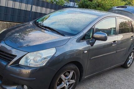 Toyota Verso 207.000 km 6.499 &euro; Herne 44627