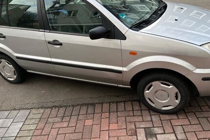 Ford Fusion 168.000 km 2.450 &euro; Wuppertal 42283