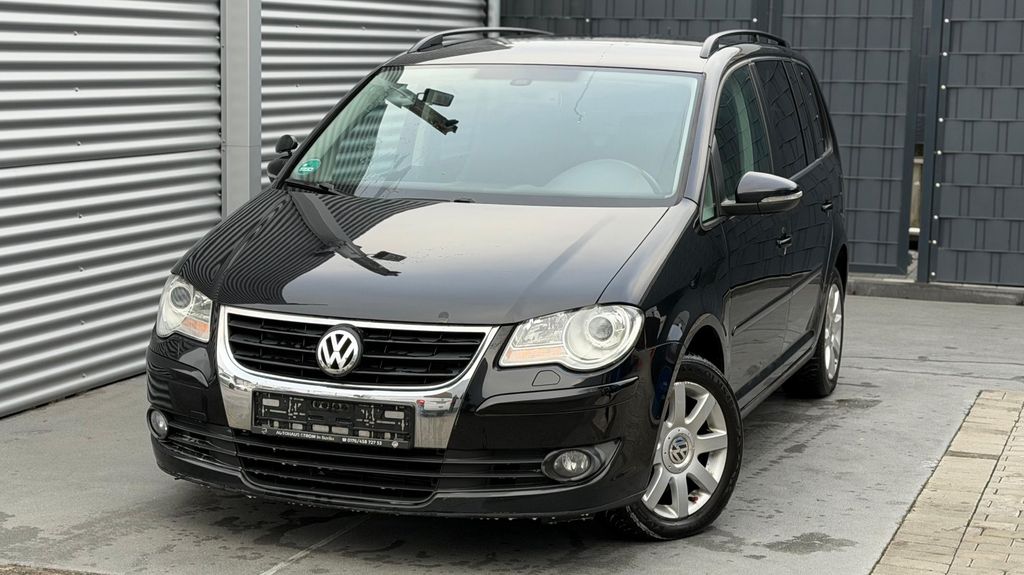 VW Touran 220.000 km 2.399 &euro; Oberhausen 46145