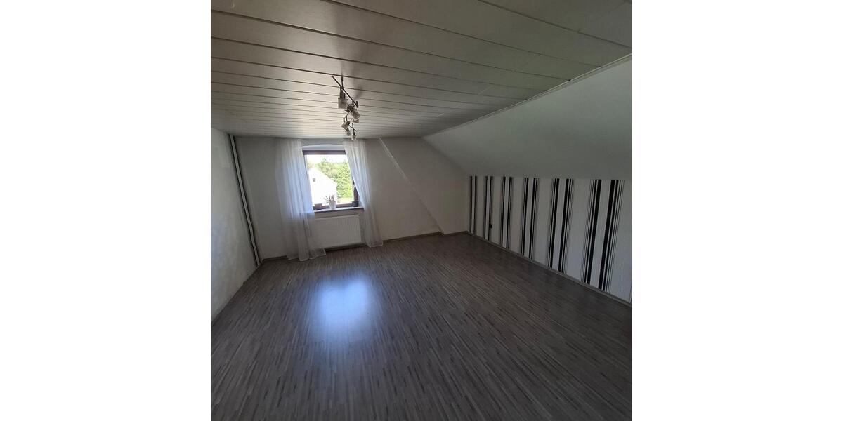 Dachgeschoßwohnung Witten Annen - 3.5 Zimmer, 82 m&sup2;, 129.000&euro; | Angebot:27000619